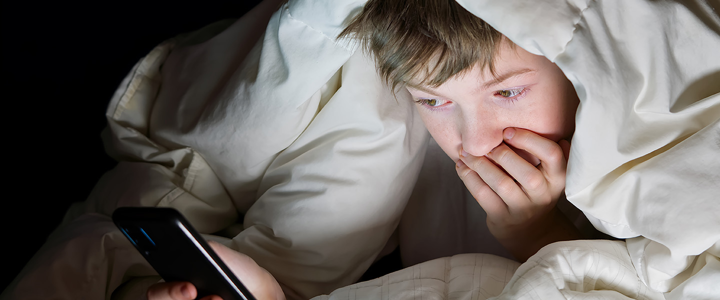 A Link Between More Screen Time in Childhood and Depression in Early Adolescence Is Related to Less Sleep and White Matter Changes, Study Finds
A Link Between More Screen Time in Childhood and Depression in Early Adolescence Is Related to Less Sleep and White Matter Changes, Study Finds