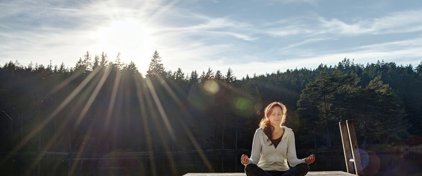 Study Shows Exposure to Bright Light at Midday Reduces Depression in Patients with Bipolar Disorder
